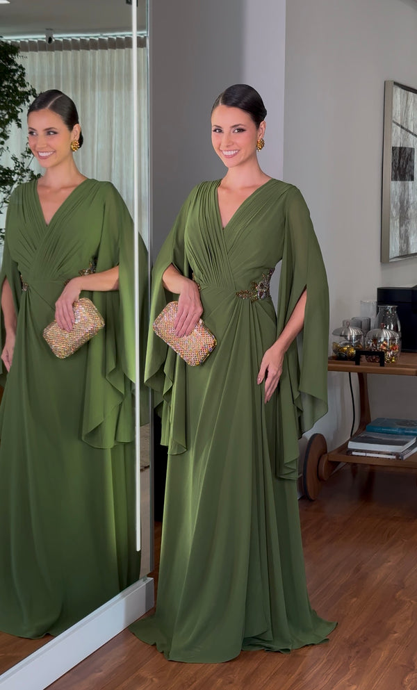 Vestido decote V bordado lateral cintura e manga flare