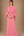 Vestido rosa antigo em crepe com toque de seda com gola canoa e cinto na cintura