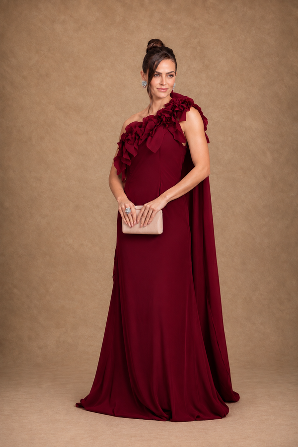 Vestido marsala Longo Sereia de Um Ombro com Capa e Flores 3D