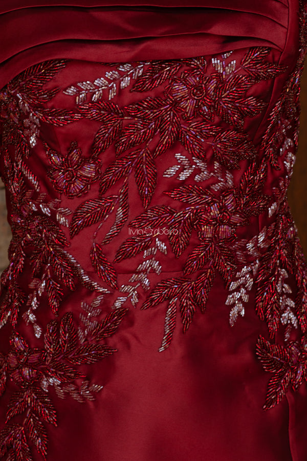 Vestido Lívia Ribeiro em zibeline com bordado na cintura