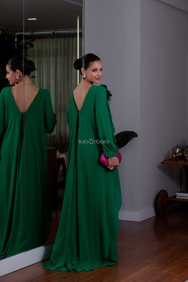 Vestido Lívia Ribeiro em crepe de seda com manga e flor removível