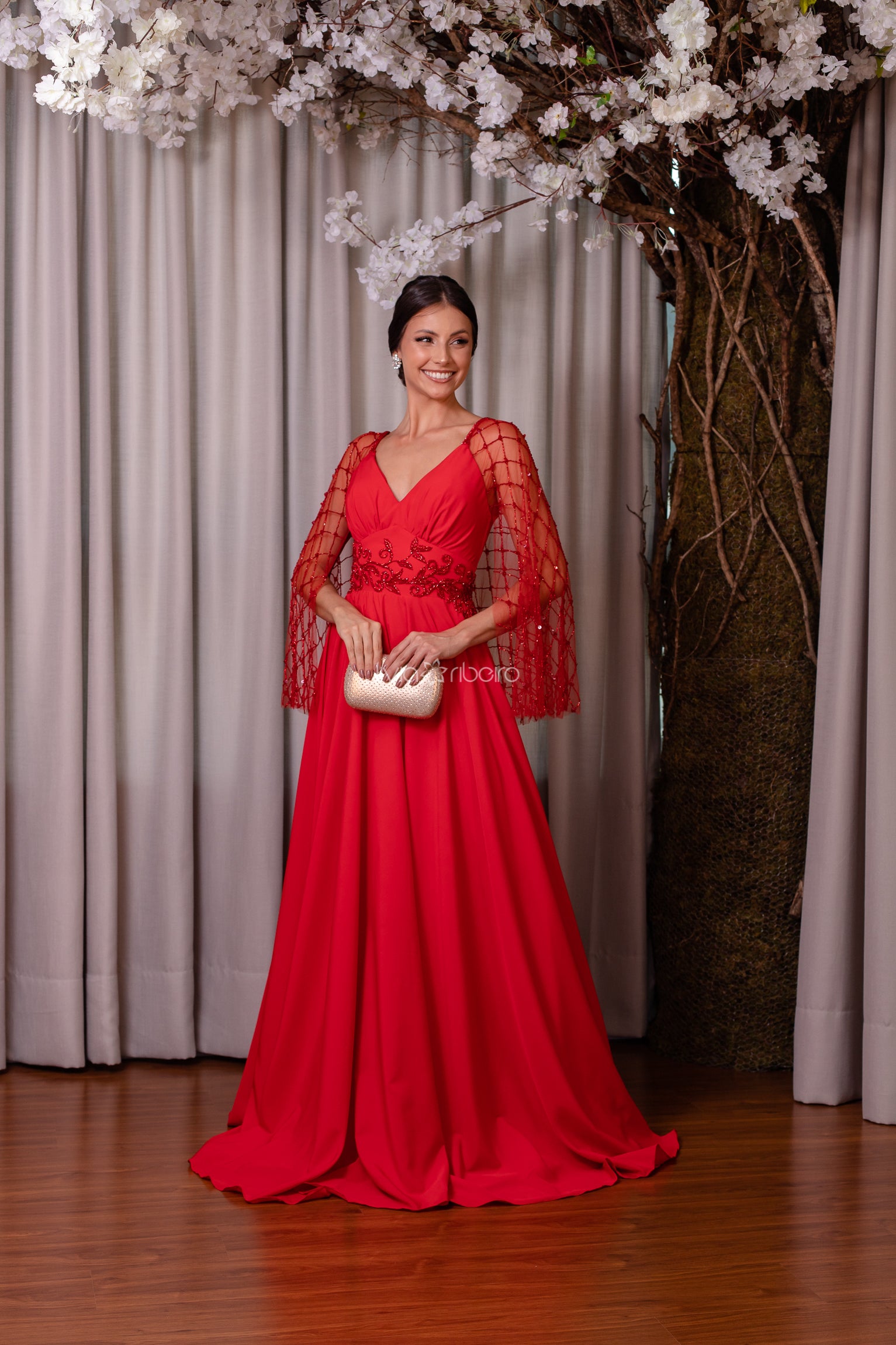 Vestido Lívia Ribeiro com capa bordada (Disponível em 40 dias)