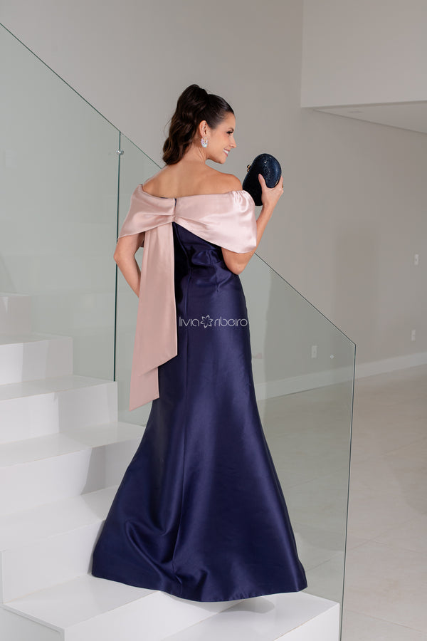 Vestido bicolor sereia decote ombro a ombro