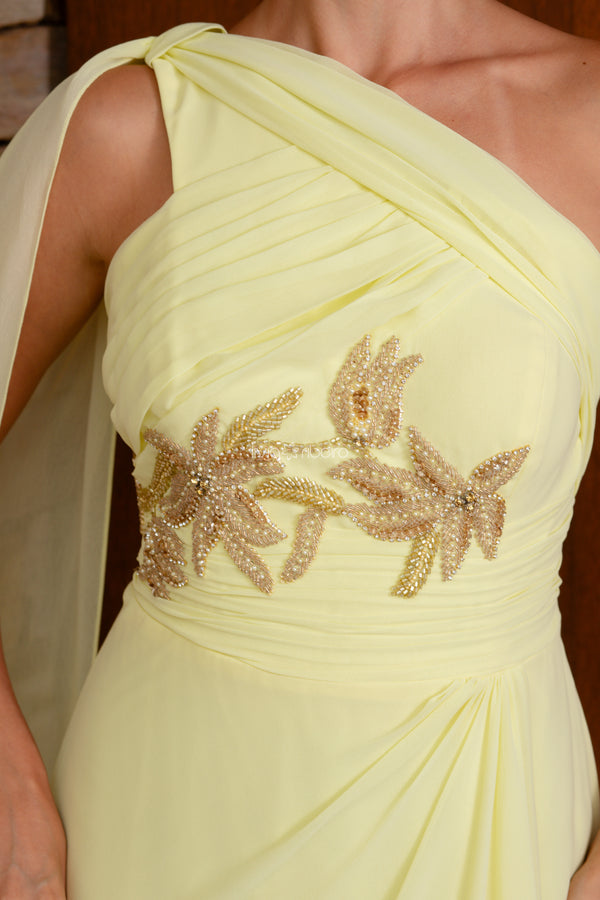 Vestido um ombro busto drapeado e bordado | Lívia Ribeiro