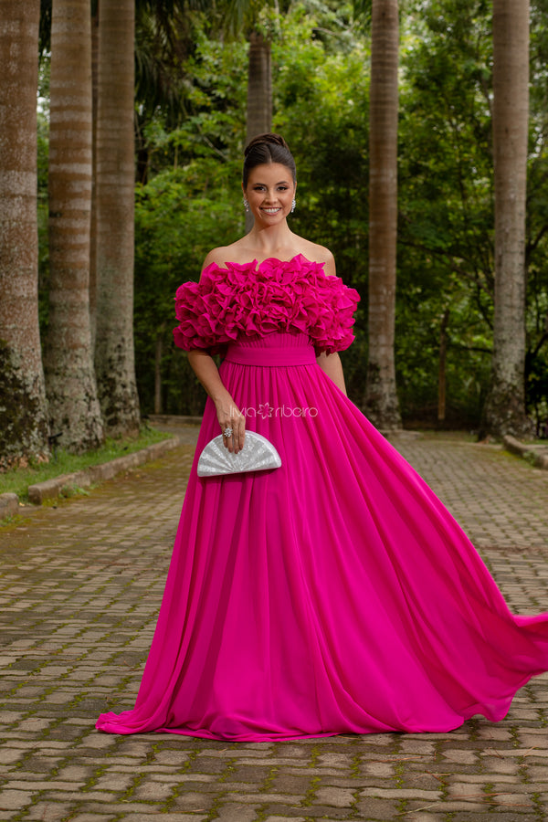 Vestido Pink em Crepe Ombro a Ombro com Babados