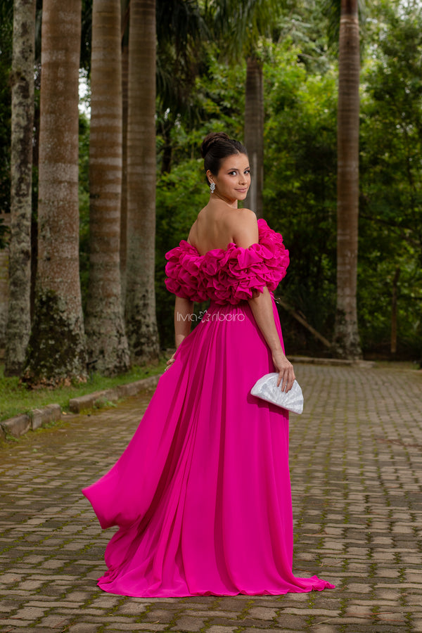 Vestido Pink em Crepe Ombro a Ombro com Babados
