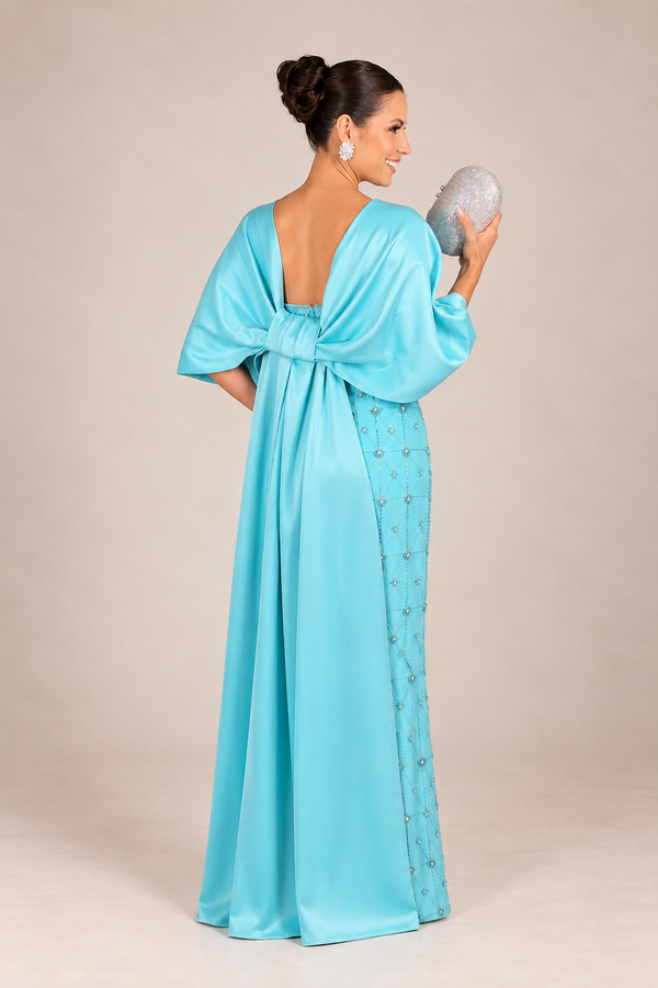 Vestido Longo Azul Tiffany Bordado em Pedrarias com Capa Laço
