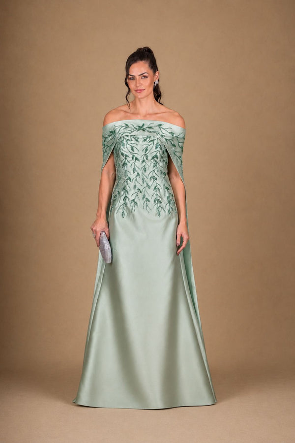 Vestido verde-sálvia longo ombro a ombro com capa e bordado botânico, vista frontal