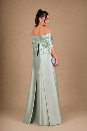 Vestido verde-sálvia longo com capa bordada, vista posterior